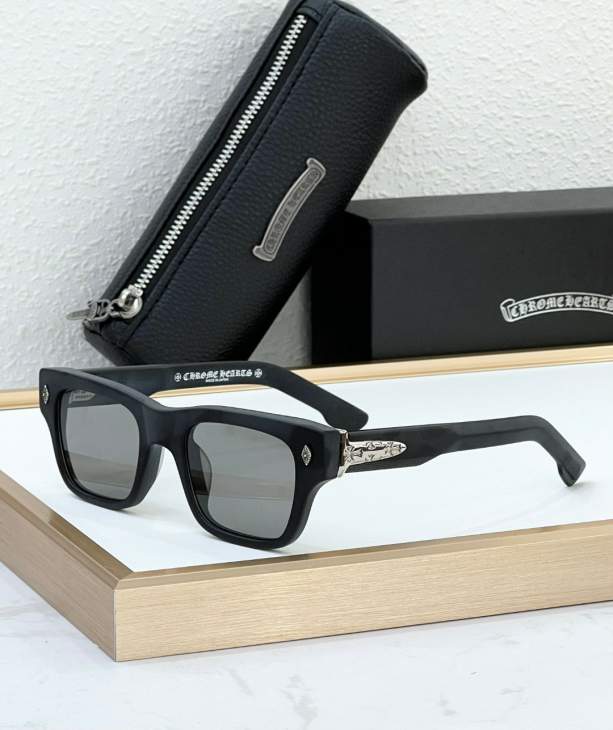 Picture of Chrome Hearts Sunglasses _SKUfw66635004fw